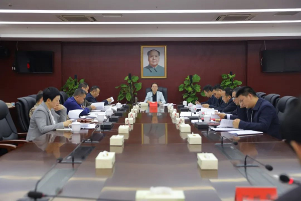 王燕主持召开五届区委第55次常委会会议