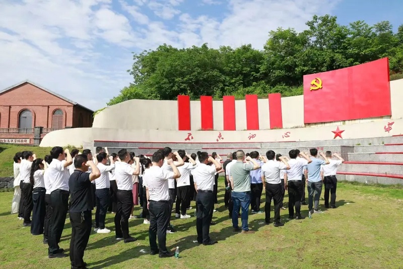 雁峰区开展年轻干部“践行中央八项规定精神 争做作风建设青年先锋”警示教育活动