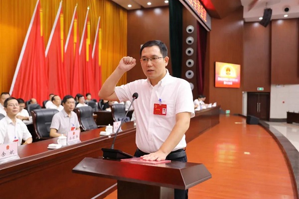 雁峰区四届人大六次会议召开 蒋达宏当选雁峰区人大常委会主任 仇寿海