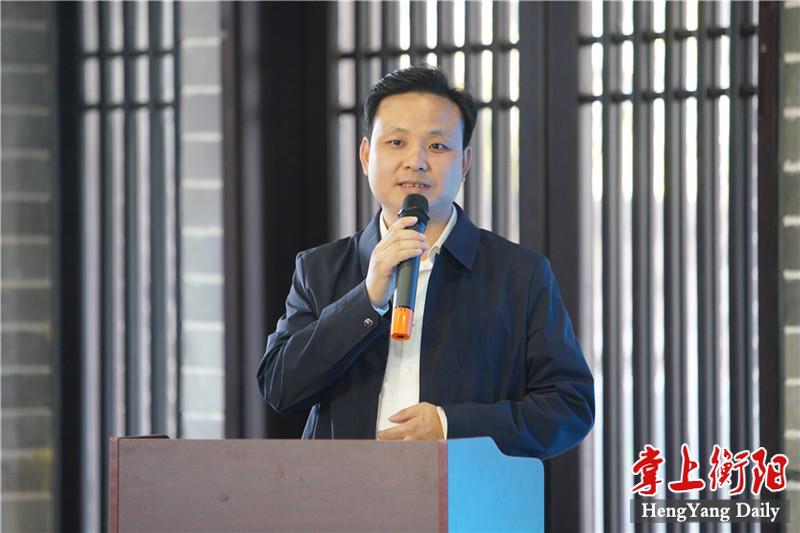 市行政审批服务局局长 戴新贤 ▲大数据运营中心筹备组负责人 尹朝晖