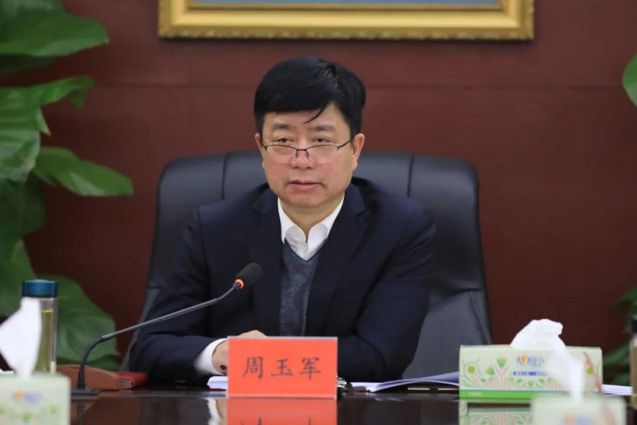 周玉军主持召开区委常委会