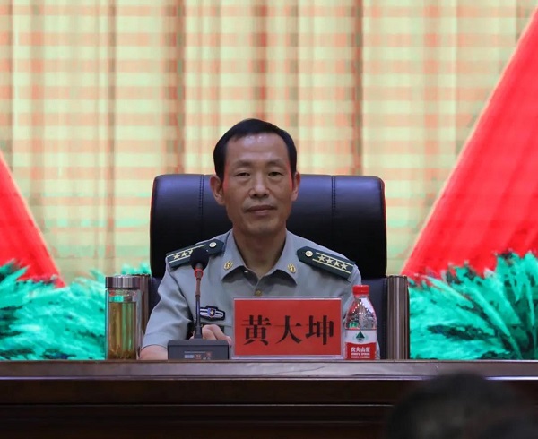 王燕任雁峰区人武部党委第一书记