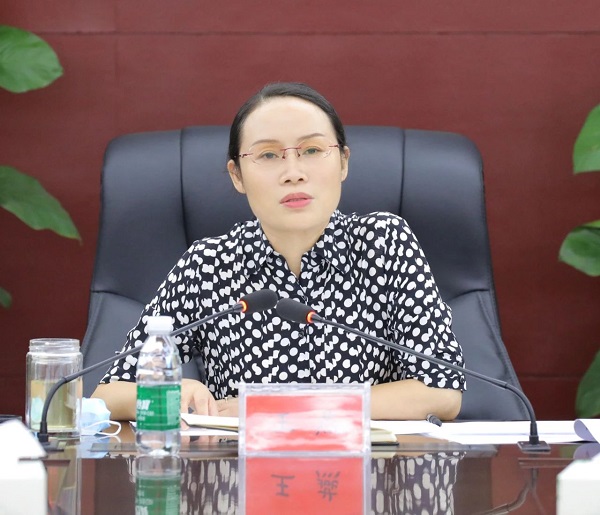 雁峰区召开书记区长企业家恳谈日暨现代化都市工业意见征求座谈会