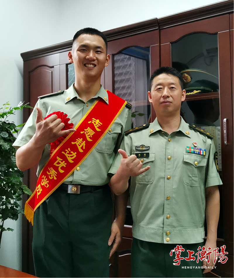 衡阳00后少尉排长席韬淇名编壮士籍不得中顾私
