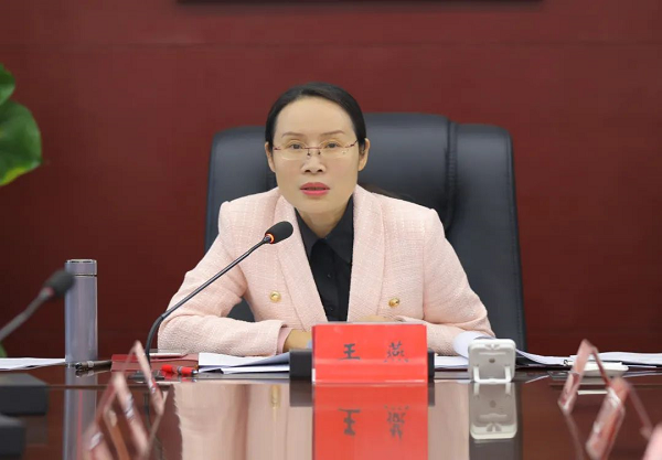 王燕主持召开五届区委第60次常委会会议