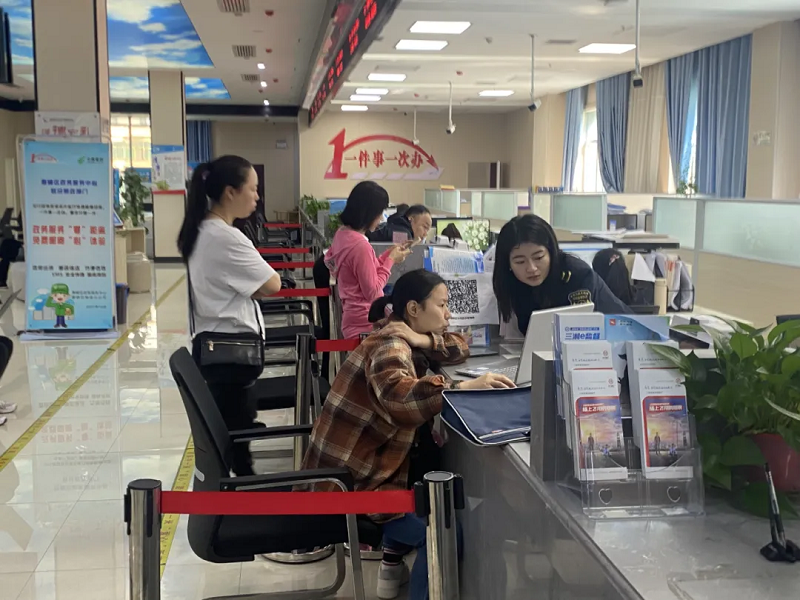 【区行政审批服务局】雁峰区:政务"小窗口"服务"大民生"