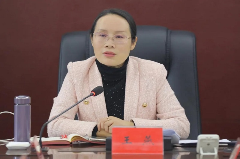 王燕主持召开五届区委第80次常委会会议